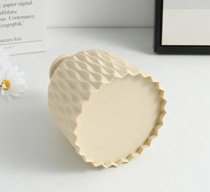 🌸Ripple Vase – Modern Elegance for Every Space✨