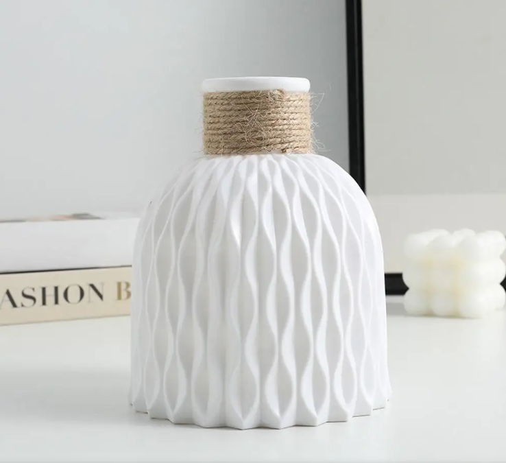 🌸Ripple Vase – Modern Elegance for Every Space✨
